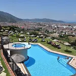 Sundial Hotel & Restaurant ホテル *