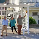 Sundial Hotel & Restaurant Φετιγιέ