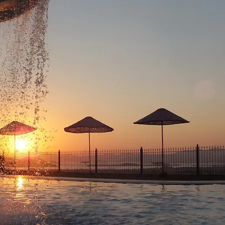 Sundial Hotel & Restaurant Ξενοδοχείο *