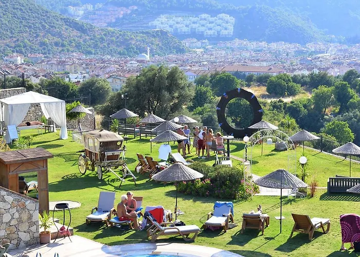 Sundial Hotel & Restaurant *