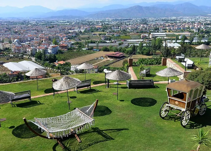 Sundial Hotel & Restaurant