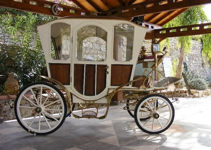 Sundial Hotel & Restaurant Hotel *