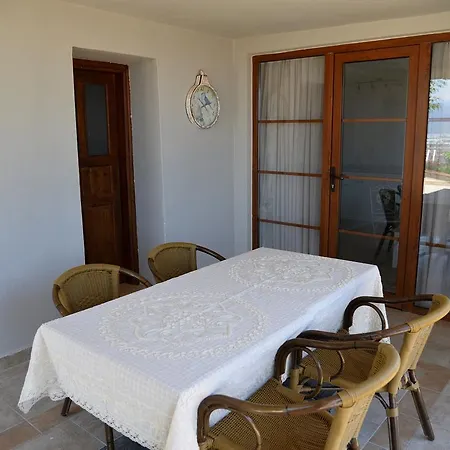 日晷餐厅酒店 费特希耶