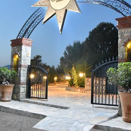 Sundial Hotel & Restaurant Отель