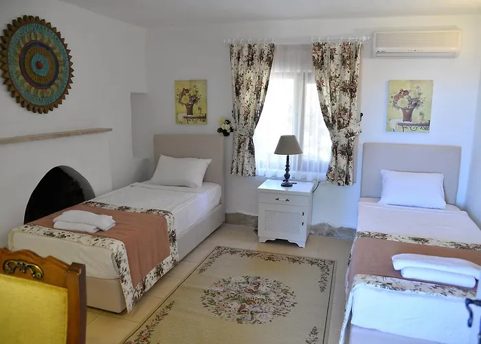 Sundial Hotel & Restaurant フェティエ