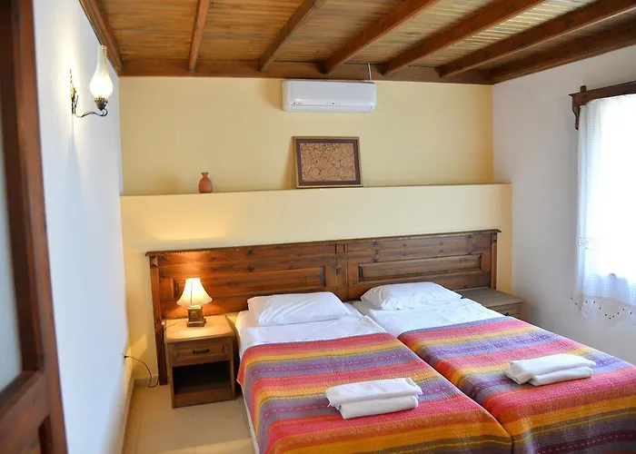 Sundial Hotel & Restaurant *